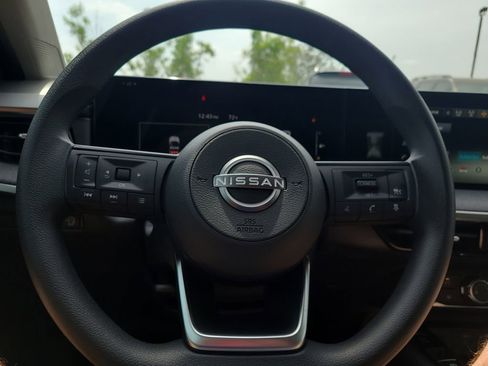 Certified 2025 Nissan Kicks SV image 23