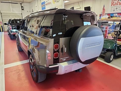 Used 2020 Land Rover Defender 110 S image 4