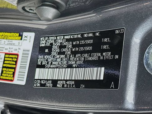 Used 2023 Toyota Highlander Platinum FWD image 34
