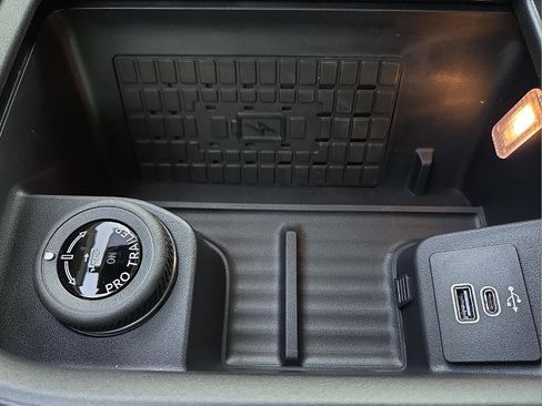 New 2025 Ford Expedition Active image 21