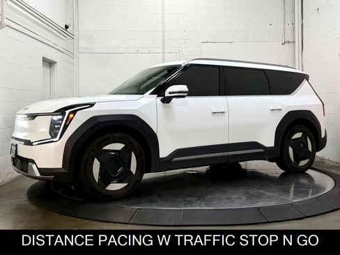 Used 2024 Kia EV9 Wind image 4