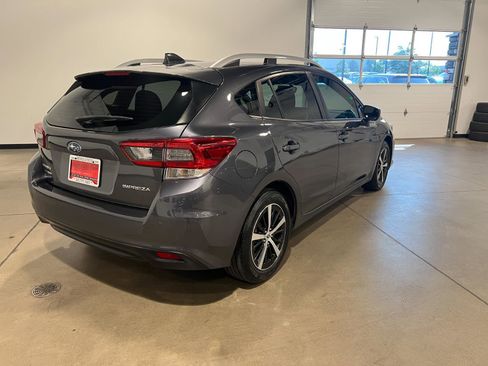 Used 2023 Subaru Impreza Premium image 3