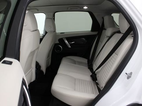 Used 2023 Land Rover Discovery Sport SE image 10