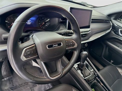 Used 2022 Jeep Compass Limited image 9