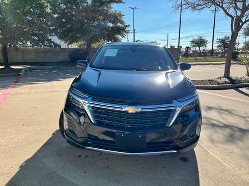 Used 2022 Chevrolet Equinox LT image 2