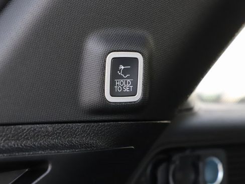 New 2025 Jeep Grand Cherokee Altitude image 8