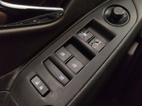 Used 2019 Chevrolet Trax LS FWD image 27
