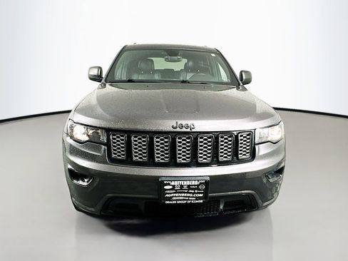 Used 2018 Jeep Grand Cherokee Altitude AWD/4WD image 2