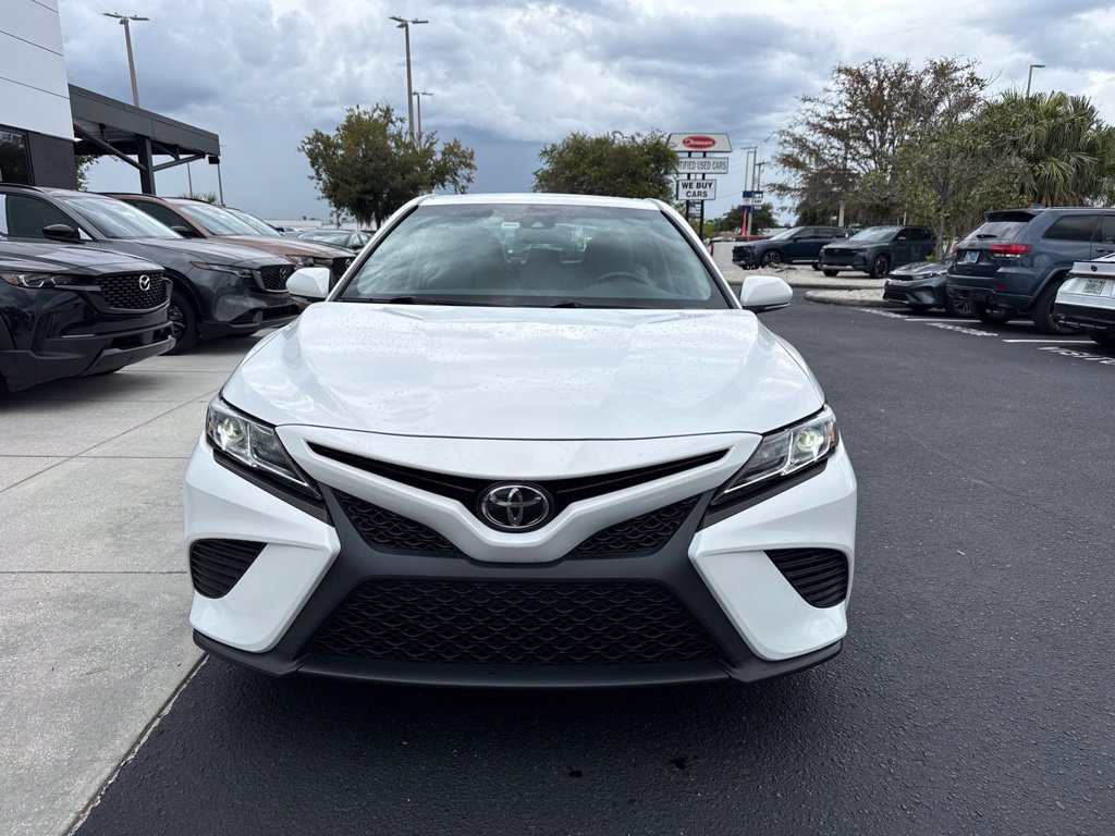 Used 2018 Toyota Camry SE w/ Convenience Package FWD image 2