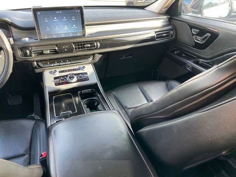Used 2023 Lincoln Aviator AWD w/ Premium Package image 10