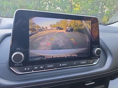 Certified 2025 Nissan Rogue SV FWD image 23