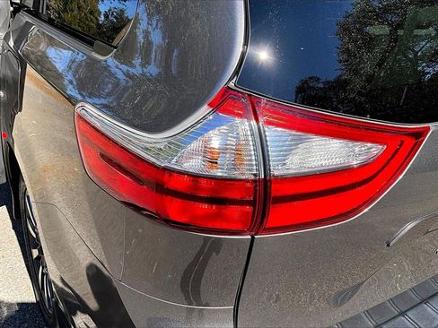 Used 2019 Toyota Sienna XLE Premium image 20