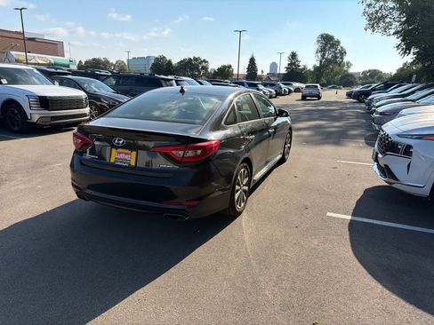 Used 2017 Hyundai Sonata Limited w/ Tech Package 03 FWD image 2