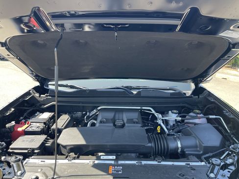 New 2025 GMC Canyon Denali w/ LPO, Denali Black Edition image 66