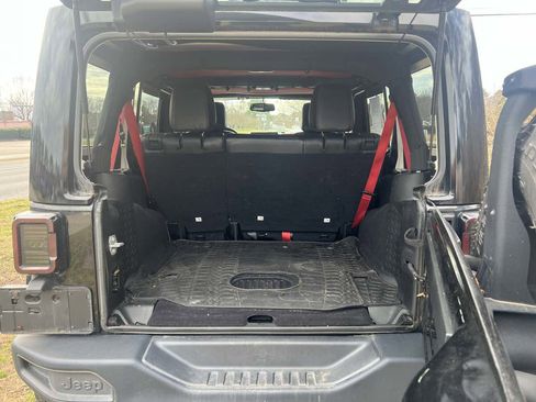 Used 2017 Jeep Wrangler Unlimited Rubicon image 13