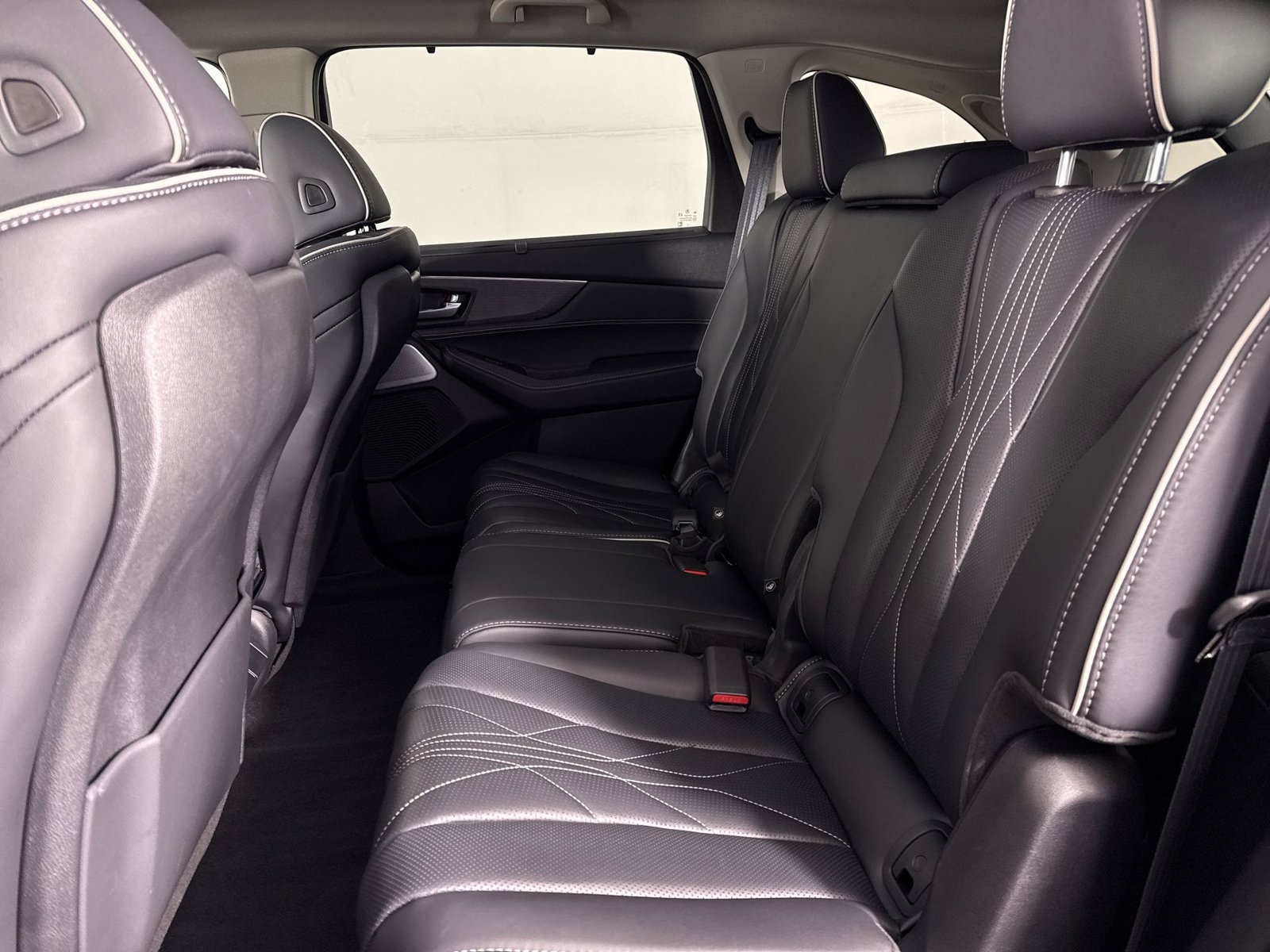 Certified 2026 Acura MDX w/ Advance Package AWD/4WD image 24