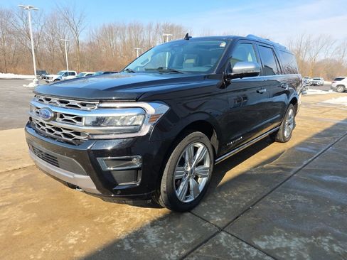 Used 2023 Ford Expedition Max Platinum image 3