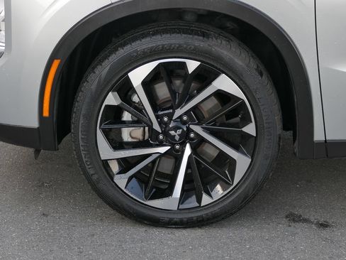 Used 2024 Mitsubishi Outlander SE AWD/4WD image 10