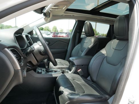 Used 2021 Jeep Cherokee Limited w/ Elite Package AWD/4WD image 35