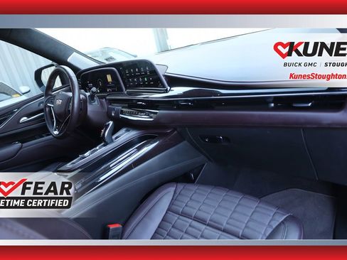 Used 2024 Cadillac Escalade ESV Sport Platinum w/ LPO, ONYX Package image 15