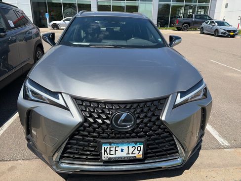 Used 2021 Lexus UX 200 w/ Accessory Package (Z1) FWD image 2