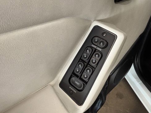 Used 1993 Ford Mustang LX RWD image 36