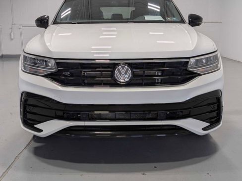 Used 2022 Volkswagen Tiguan SE R-Line AWD/4WD image 2