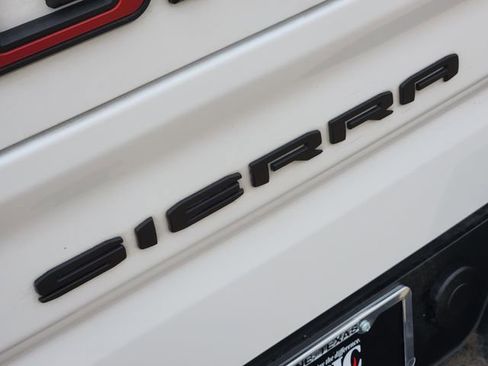 Used 2021 GMC Sierra 1500 SLT AWD/4WD image 9