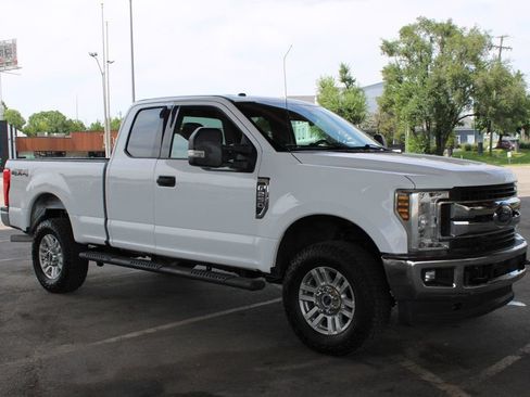 Used 2019 Ford F250 XLT w/ XLT Value Package AWD/4WD image 4