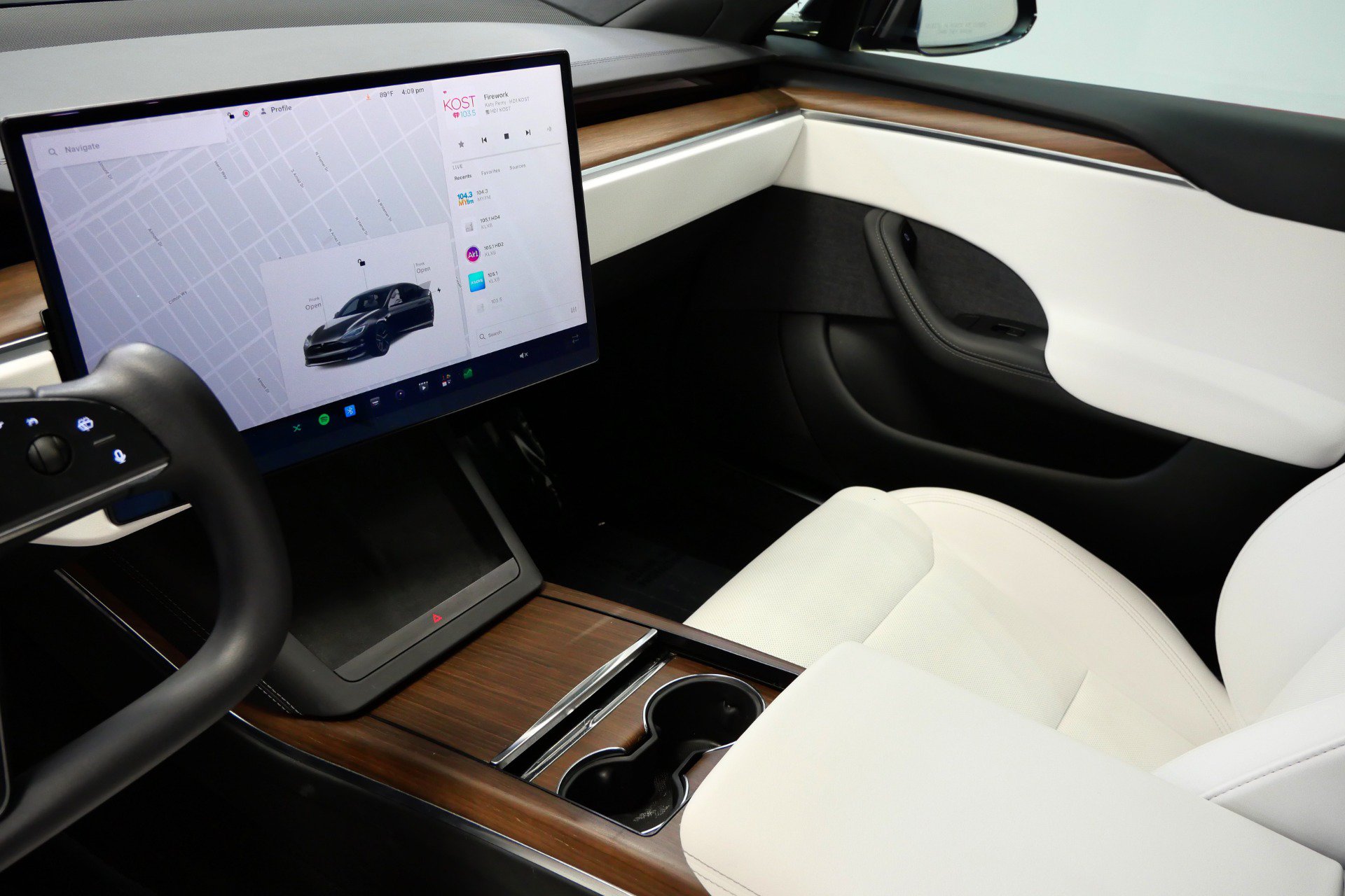 Used 2023 Tesla Model S AWD/4WD image 16