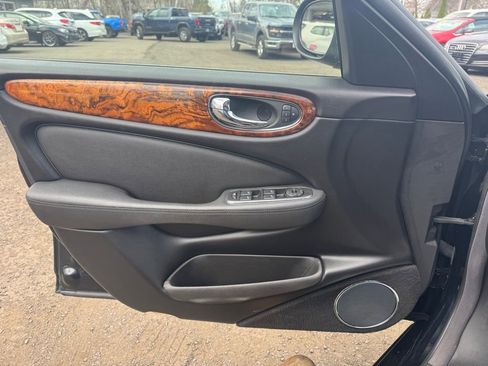 Used 2006 Jaguar XJ8 image 30