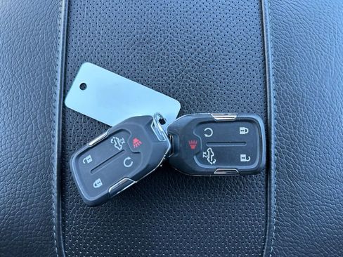 Used 2023 GMC Sierra 2500 Denali w/ Denali Ultimate Package image 12