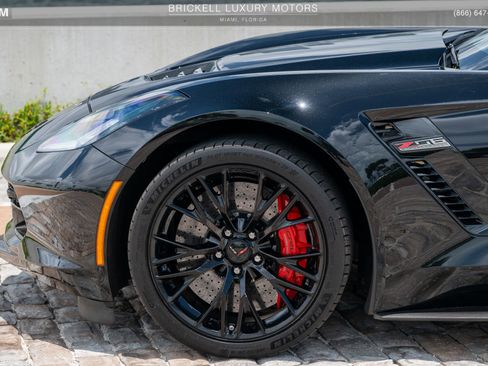 Used 2016 Chevrolet Corvette Z06 w/ 3LZ Preferred Equipment Group RWD image 46