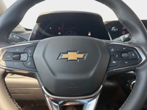 Used 2024 Chevrolet Trax LT w/ Driver Confidence Package FWD image 27