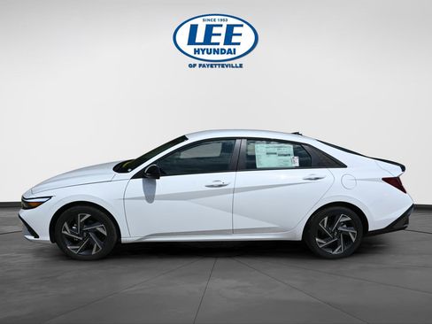 New 2025 Hyundai Elantra Sport image 4