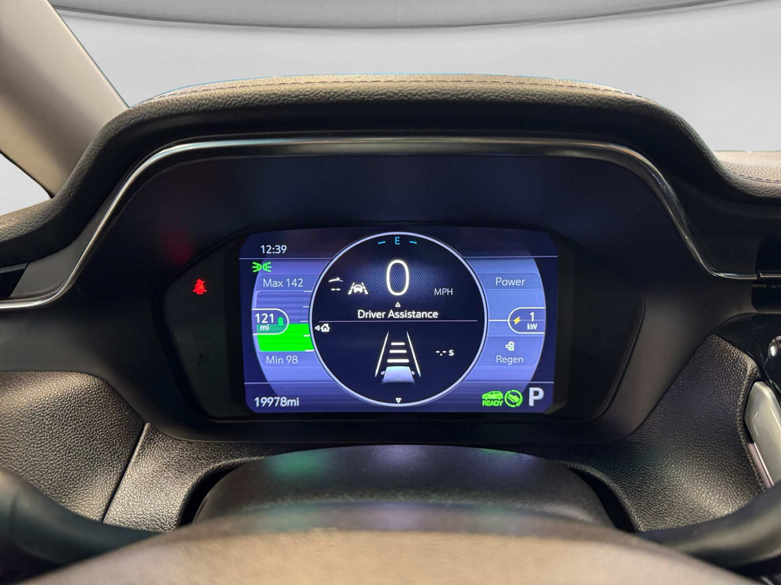 Used 2023 Chevrolet Bolt LT w/ Infotainment Package FWD image 10