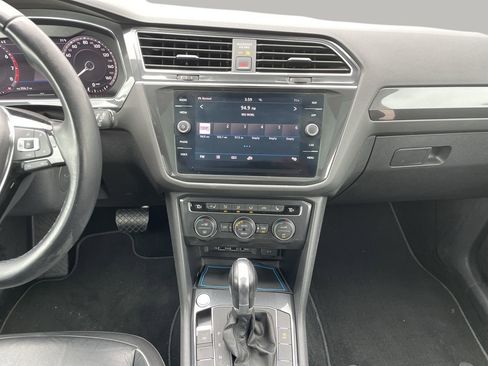 Used 2019 Volkswagen Tiguan SEL Premium AWD/4WD image 14