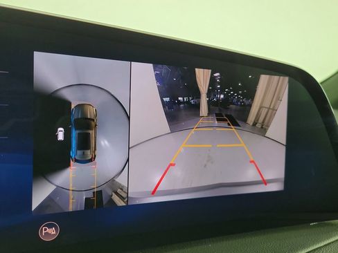 Used 2025 Cadillac XT4 Premium Luxury FWD image 25