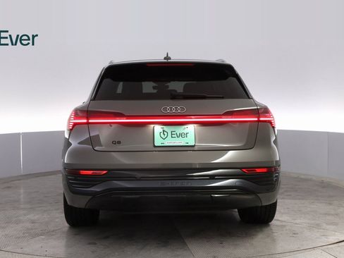 Used 2024 Audi Q8 e-tron Premium Plus w/ Premium Plus Package image 13