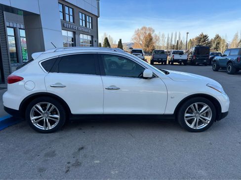 Used 2015 INFINITI QX50 Journey w/ Premium Package image 18