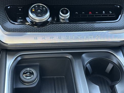 New 2026 Ford Expedition Max Platinum w/ Stealth Appearance Package image 34