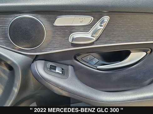 Used 2022 Mercedes-Benz GLC 300 4MATIC image 31