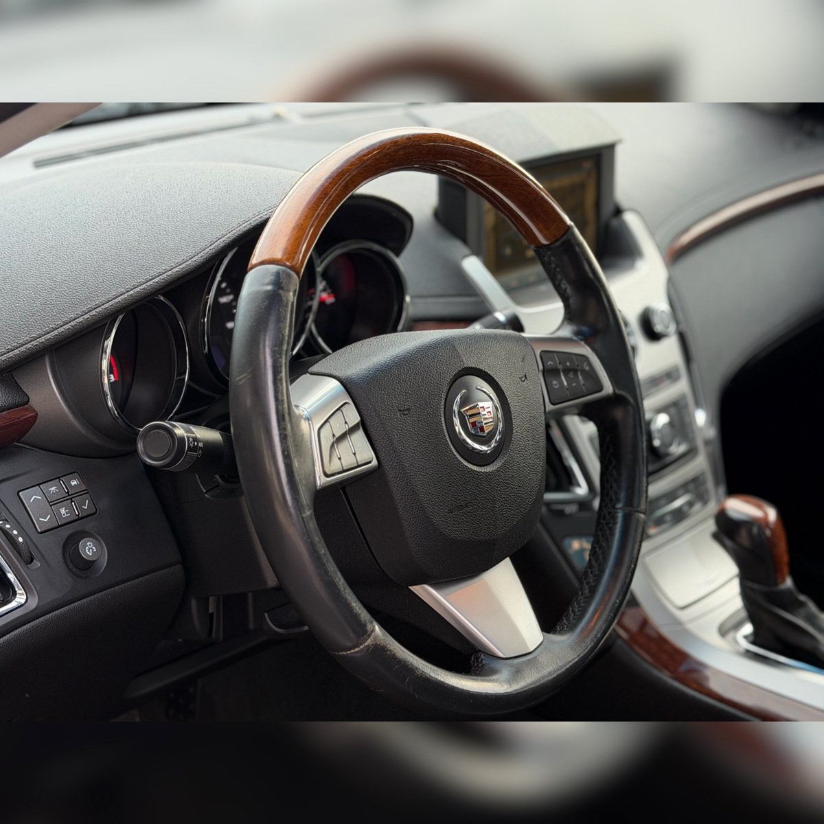Used 2010 Cadillac CTS Luxury AWD/4WD image 5