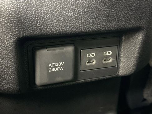 Used 2025 Toyota Tacoma TRD Off-Road AWD/4WD image 39