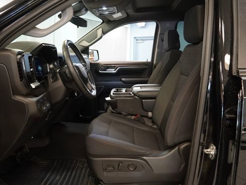 Used 2023 Chevrolet Silverado 1500 LT AWD/4WD image 5