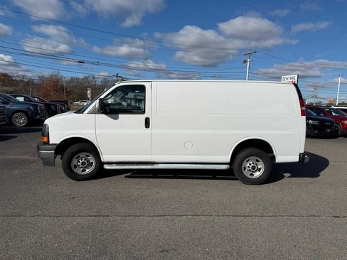 Used 2025 GMC Savana 2500 w/ Driver Convenience Package RWD image 4