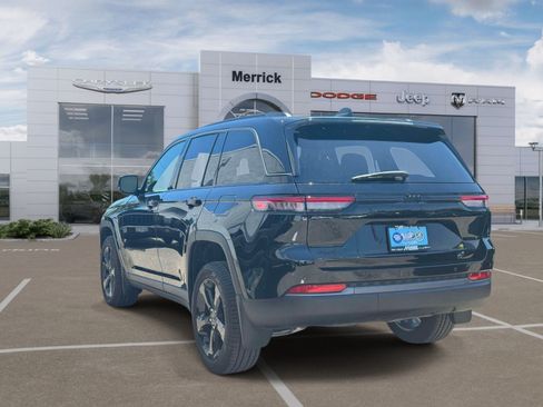 Used 2026 Jeep Grand Cherokee Limited w/ Limited Altitude Package AWD/4WD image 8
