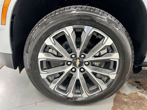 New 2026 Chevrolet Suburban High Country AWD/4WD image 29