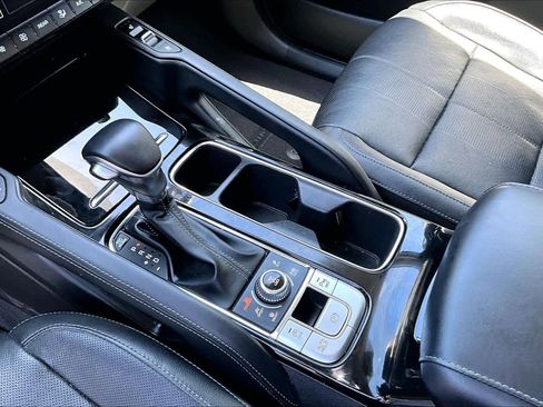 Used 2022 Kia Telluride EX w/ EX Premium Package image 17