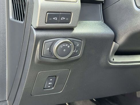 Used 2017 Ford F150 Raptor w/ Equipment Group 802A Luxury image 10